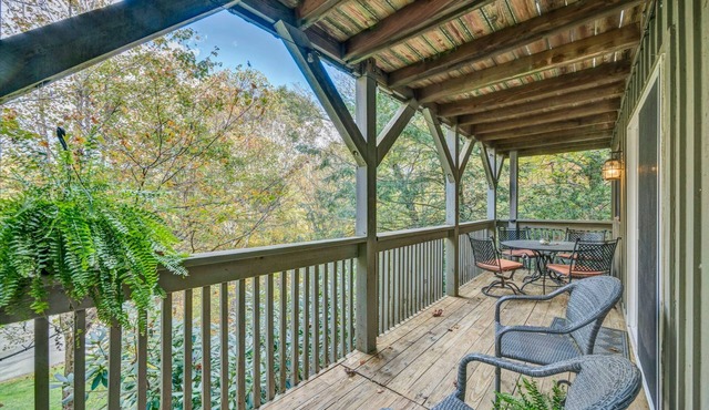 Banner Elk Mountain Cottage | Pool, Skiing & Views