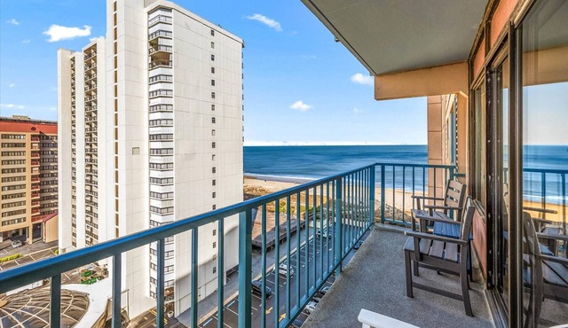 Beachfront,Beach/Bay Views,Steps to Beach,IndoorPool,Elevator,Gym,Sauna,Game Room,Tennis