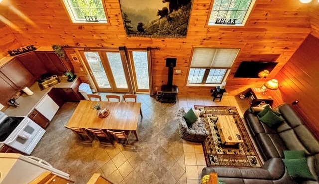 Bear Den - Adirondack Retreat + Lake Access