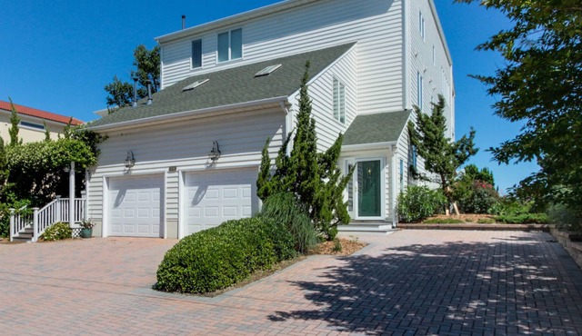 Beautiful Bay Front Property - 2BR/2BA