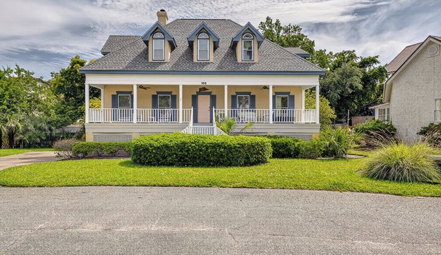 Beautiful home in the Pier Village! Close to Beach, Room for Everyone!