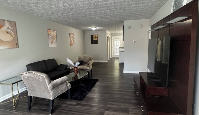 Beautiful townhome in Lawrenceville