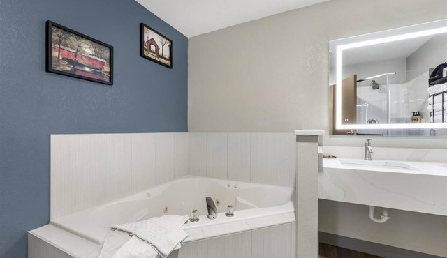 Best Western Plus Revere Inn & Suites