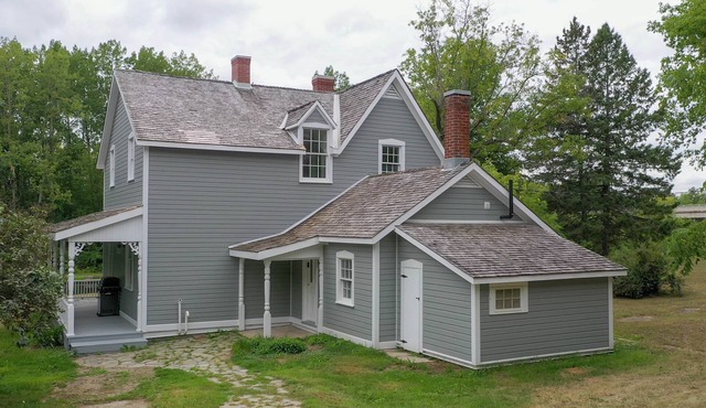 Beveridges Lockmaster’s House | Historic Waterfront Retreat in Perth