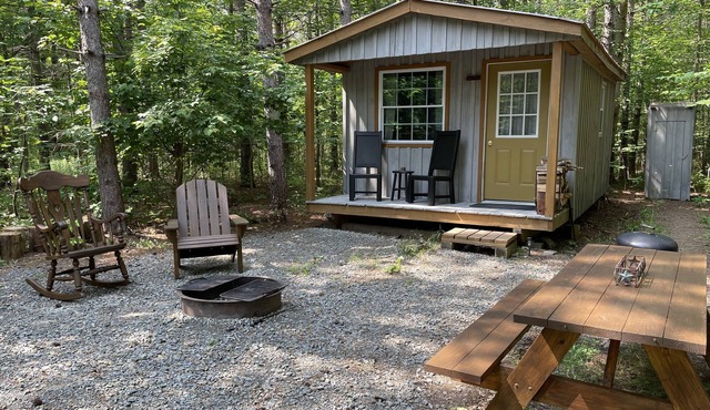 BLUE MOON - PET FRIENDLY! - OFF GRID - ROMANTIC - WINE TRAIL CABIN - 4 Seasons