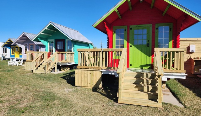 BOLI Bunkies, BOLI Bunkies Beach Glamping Cabins