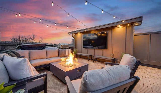 Brand-New Home ~ Rooftop w/Fire Pit | Hot Tub | TV | Grill |