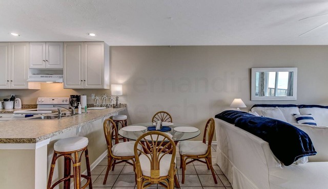 Bring your dog to this peaceful Scenic Oceanfront Condo and Close to parks.