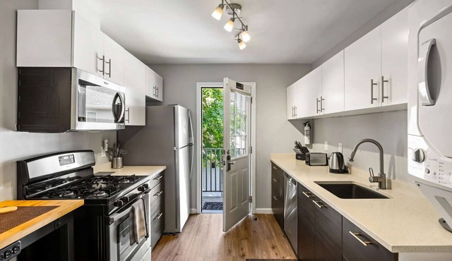 Brookwood Courtyard by BCA Furnished Apartments Bcc2b 02 B