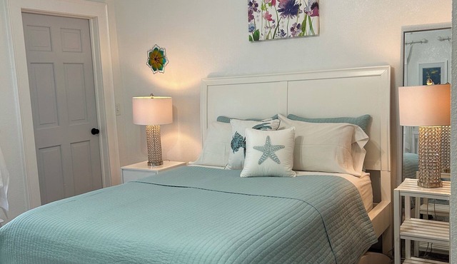 BrownBunnyB&B — Immaculate Private Room in Picturesque Palmetto, FL Fast WiFi