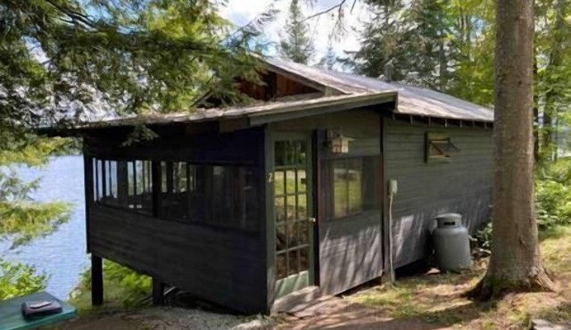 Cabin 2 - Waterfront at Lake Abanakee