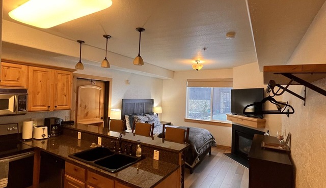 Canyons Village Studio at Base with Full Kitchen