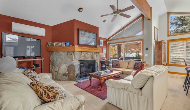 Central Park City Getaway with Private Hot Tub