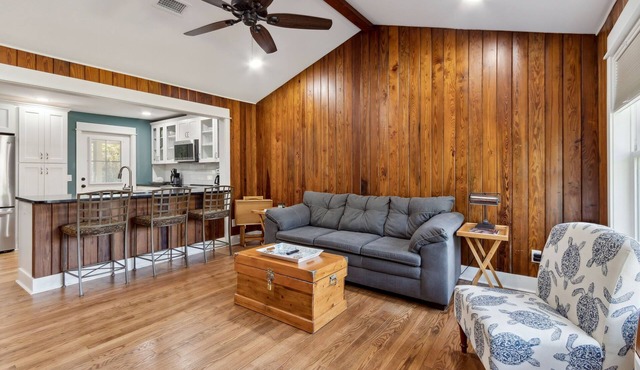 Charming 2BR home in Saint Marys Historic Downtown: Dining, Shops, Ferry Steps Away