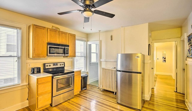 Charming Albany Retreat ~ 3 Mi to Downtown!