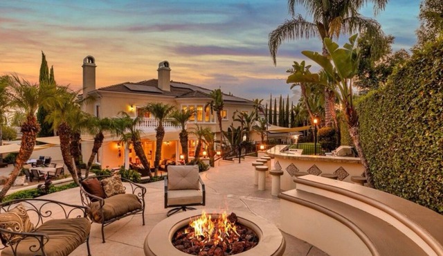 Charming estate in tranquil Rancho Cucamonga with AC, WiFi