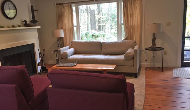 Charming home in private Beachwood Community on Lake Mahkeenac, Stockbridge