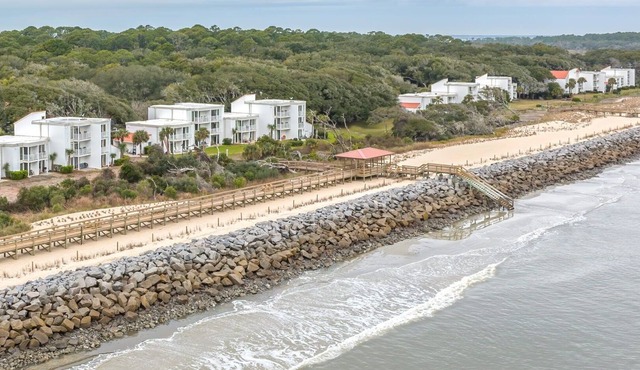 Charming Oceanside 2Br. Villa, Only steps to the Beach, Villas by the Sea Resort