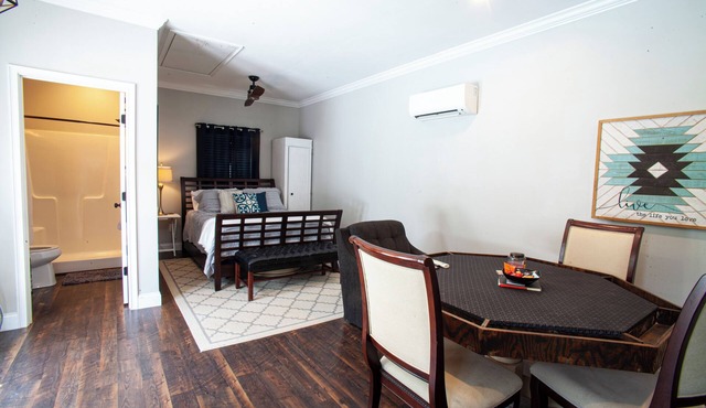 Charming, tranquil studio with AC in Leesburg in Leesburg