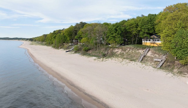 Charming Vintage Lake Michigan Retreat with Private Beach