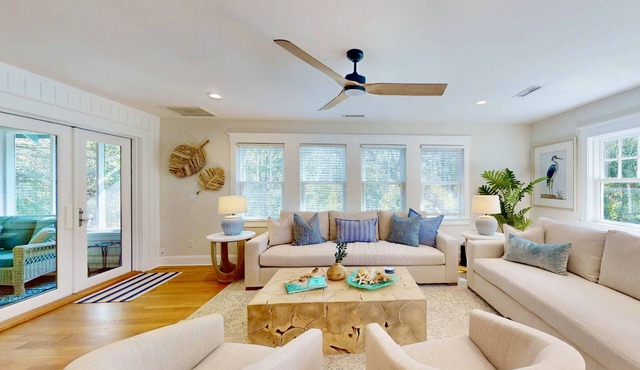 Chic + Modern BHI Retreat, Both Clubs, 3 Golf Carts, 5 Porches w/Great Views