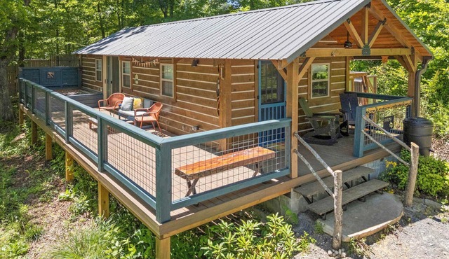 Chickadee: Funky Mountain Stay @ Talking Water