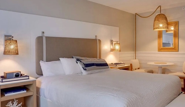 City View King, Ashore Resort & Beach Club, Beachfront Bar, Ocean City