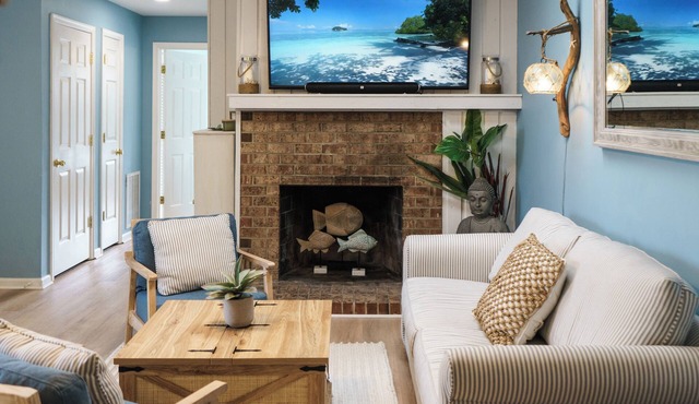Condo in the heart of the Outer Banks with a Pool and Close to the Beach