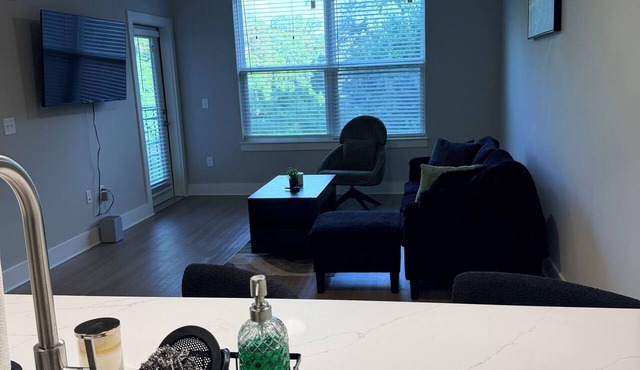 Cozy 1-bedroom apartment in serene Atlanta with AC and gym access