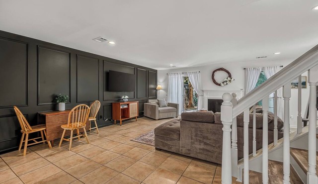Cozy 2-bedroom townhome in serene Peachtree Corners with a huge private yard