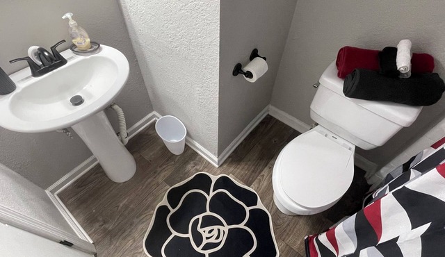 Cozy 2Bedroom Townhouse Style apartmentApartment