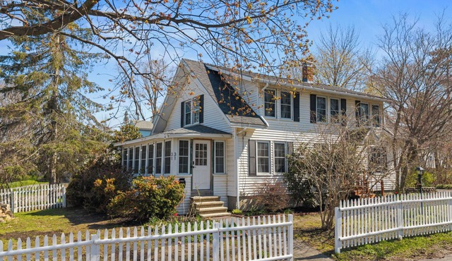 Cozy 3 Bedroom Office Sauna Near Downtown Augusta and Maine General