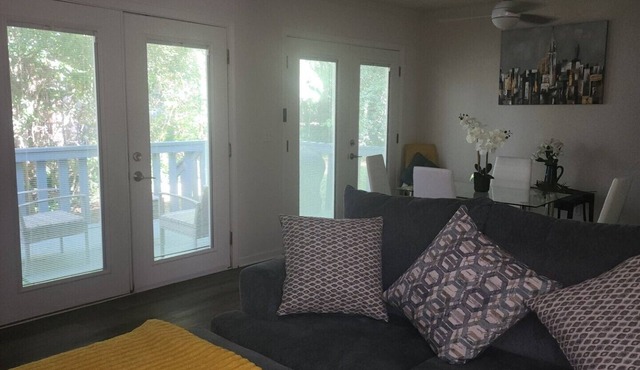 Cozy 3 BR in Decatur, 20 mins from Mercedes Benz Stadium & Hartsfield Airport.