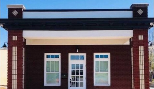 Cozy studio in a vintage 1930’s Gulf Gas Station in charming Thomasville GA