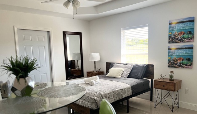 cozy studio in the hearth of WPB