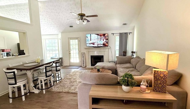 Cozy Sugarloaf 3/2 Ranch Home Fenced Yard, Tesla charger, Quiet, close to Hwy