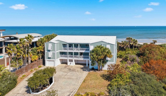 Crescent Oceanfront Home, Private Beach Boardwalk in St. Augustine