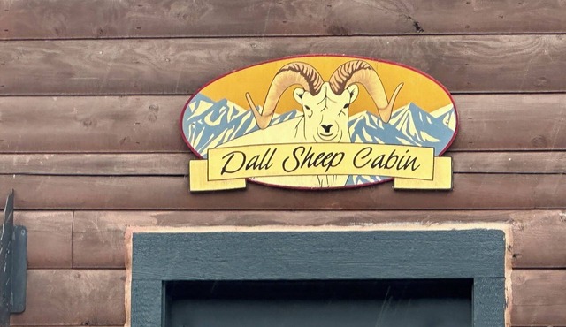 Dall Cabin - Cozy retreat with bay views, a shared hot tub, and fire pit!