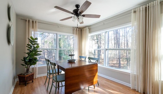 Decked Out Getaway, Pine MTN Trail, Pet Friendly