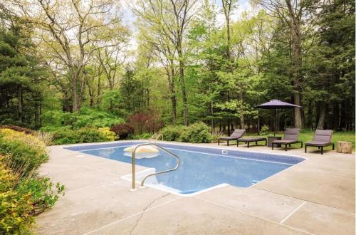 Deerhaven Lane House- Luxury Home with Pool
