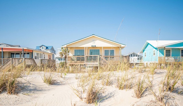 Dip Inn: Basic beach house with upgraded appliances