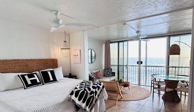 DIRECT OCEANFRONT SUNSETScrashing waves!Newly remodeled! AUG specials inquire!
