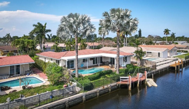 Dockside Daydreams - Canalfront and Pool Oasis