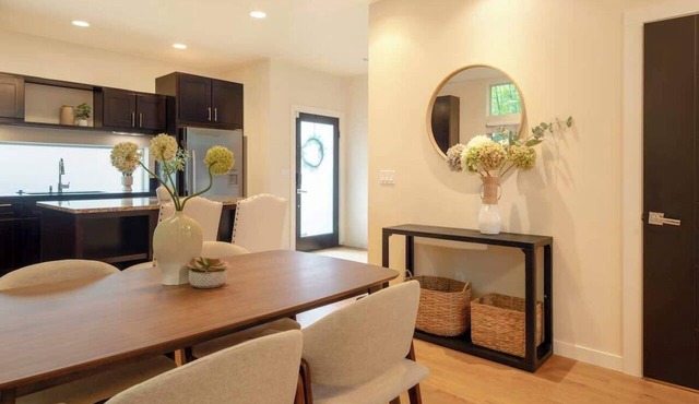 Elegant Ballard 3b 2.5b | Designer Touch & Patio