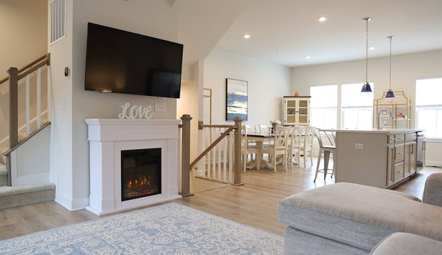 Elegant Resort Townhome w/Gym, Pools & Tennis