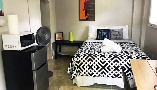 Emory guest room, sleeps 2