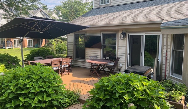 Enjoy Saratoga Springs in comfort from this beautiful Townhome on Saratoga Lake!