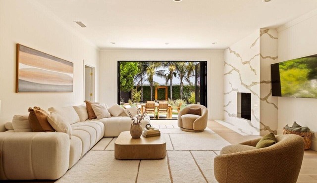 Executive 4BR/4BA West LA Home | 10 Guests
