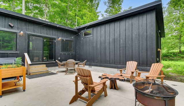 Explore Lakes & Beaches! Creekside Glen Arbor Home