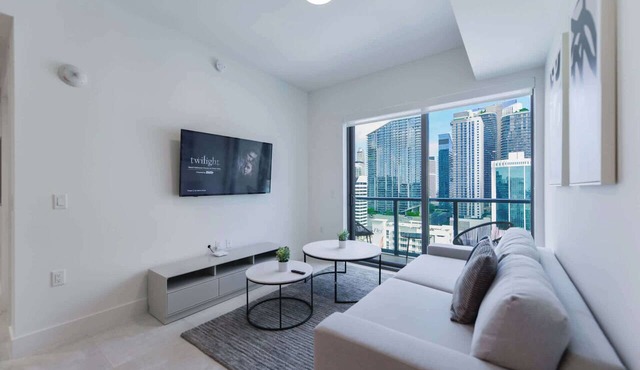 Family 2BR Skyline Near Miami Stadium